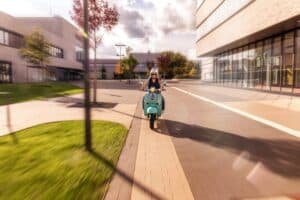 Elektrische deelscooter rukt op in de steden