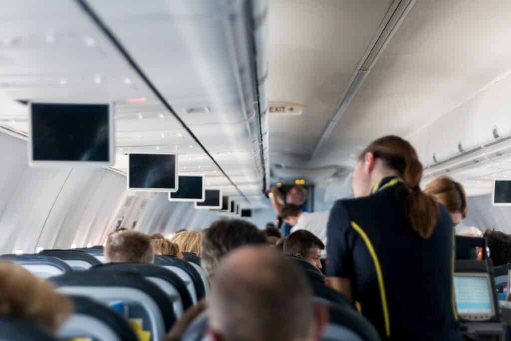 Stewardess of grondstewardess worden