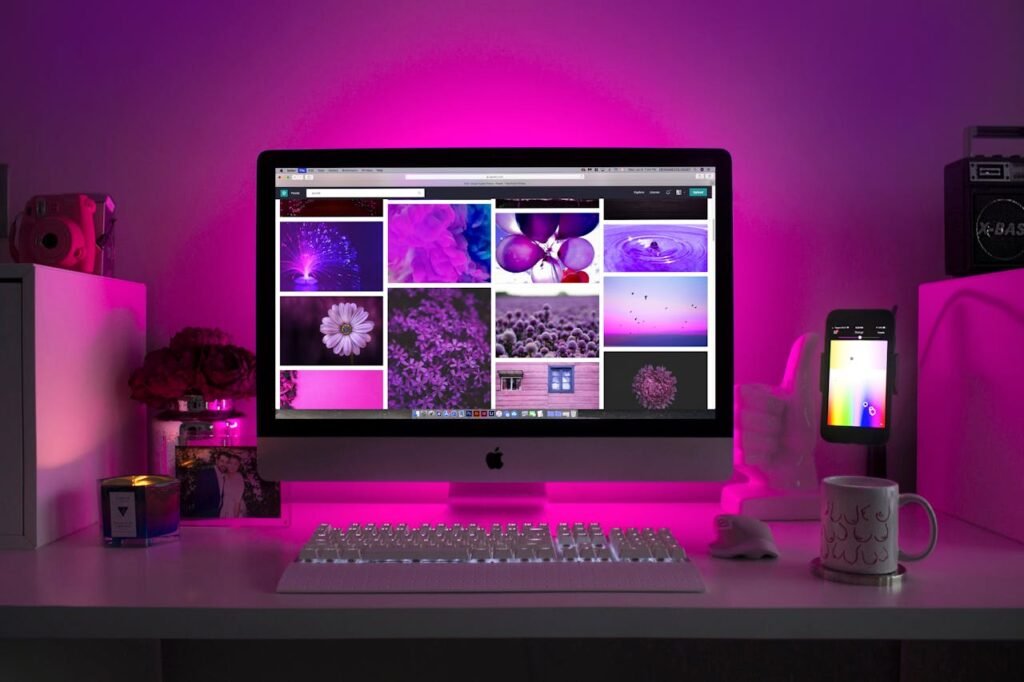 Computerscherm paars licht